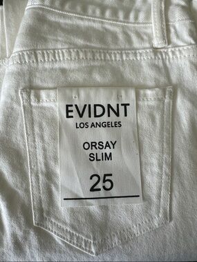 EVIDNT white Jeans!